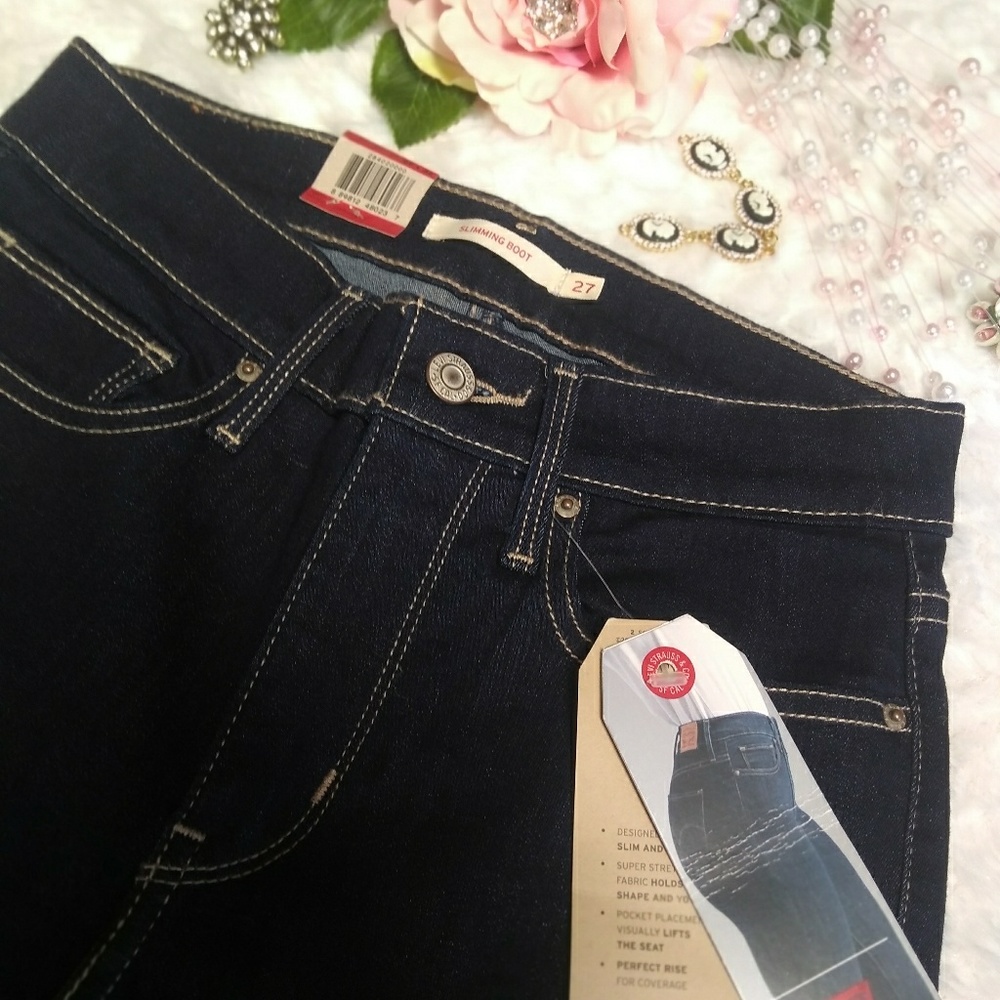 🌹Levi's Slimming Bootcut Jeans Size 27x32